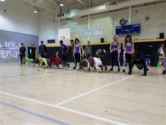 people doing pushup