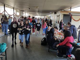 students eating